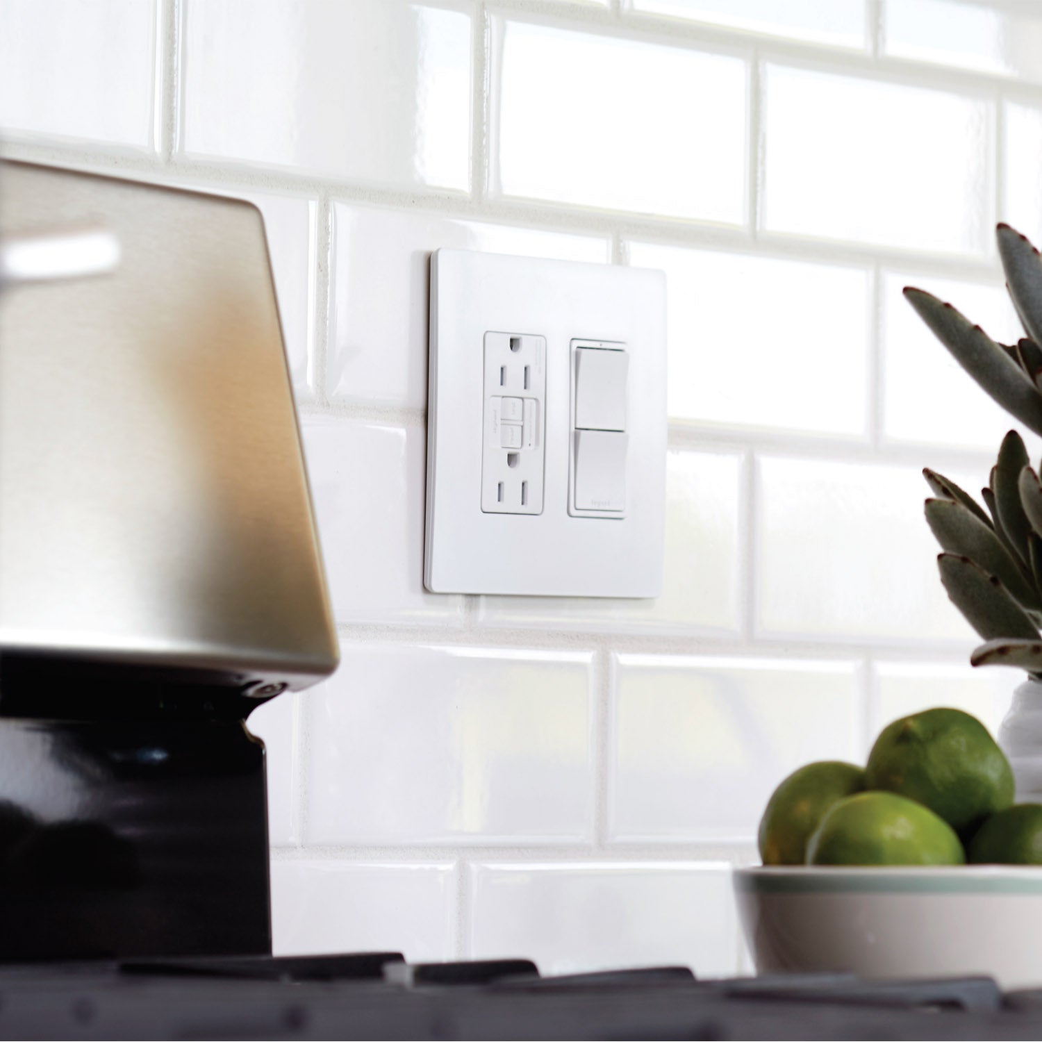 radiant Tamper-Resistant 15A Duplex Self-Test GFCI Receptacle, Ivory