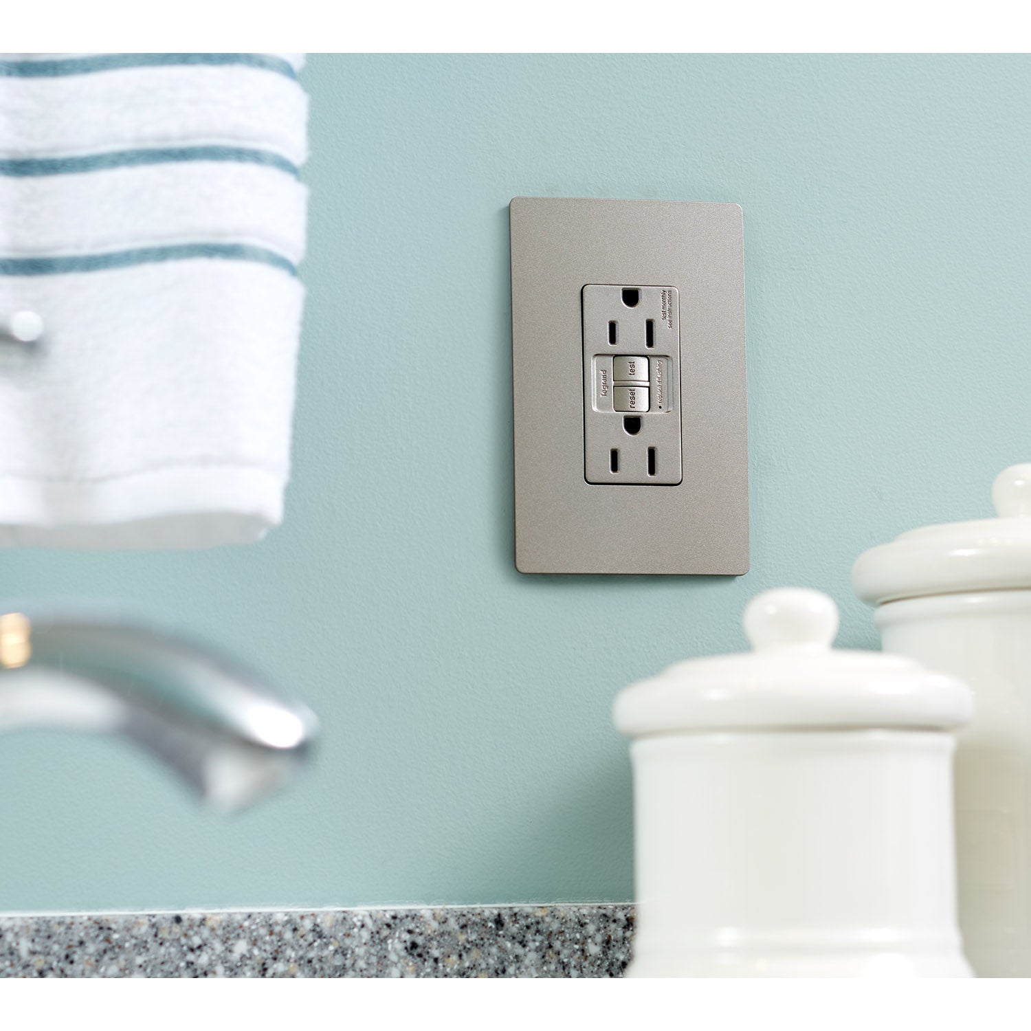 radiant Tamper-Resistant 15A Duplex Self-Test GFCI Receptacle, Ivory