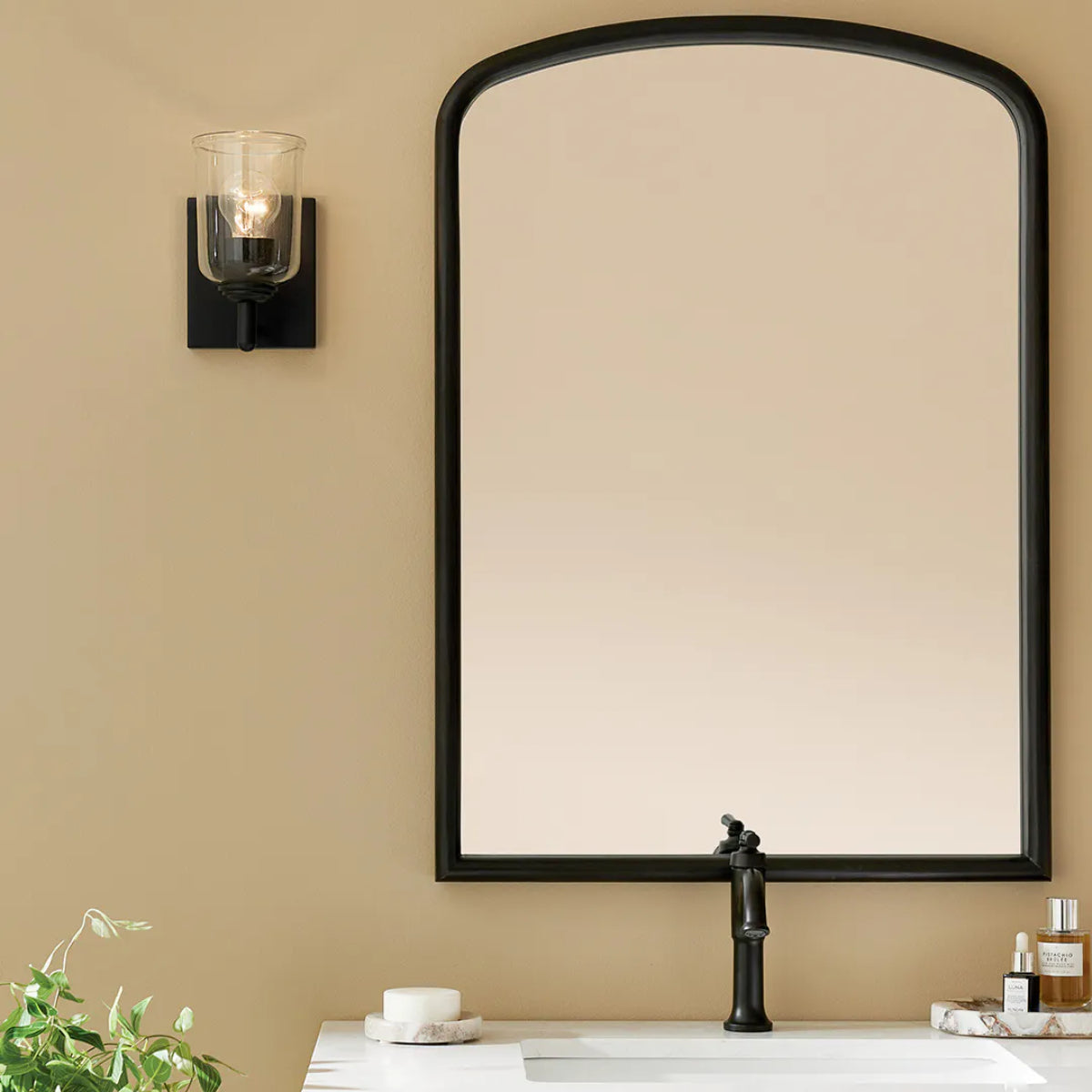 Shailene 8" 1-Light Wall Sconce, Black Finish - Bees Lighting