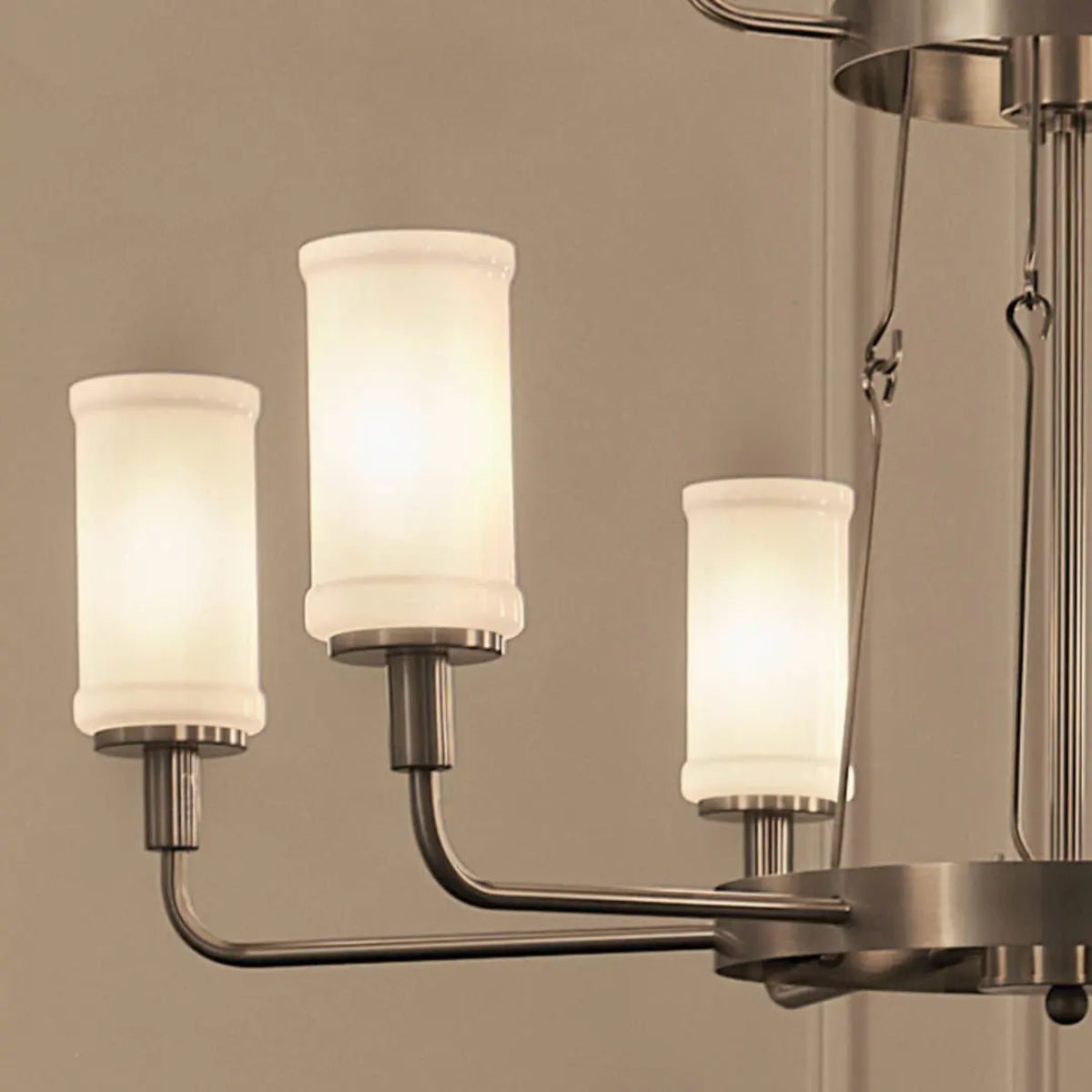 Vetivene 40" 9-Light Chandelier, Classic Pewter Finish - Bees Lighting