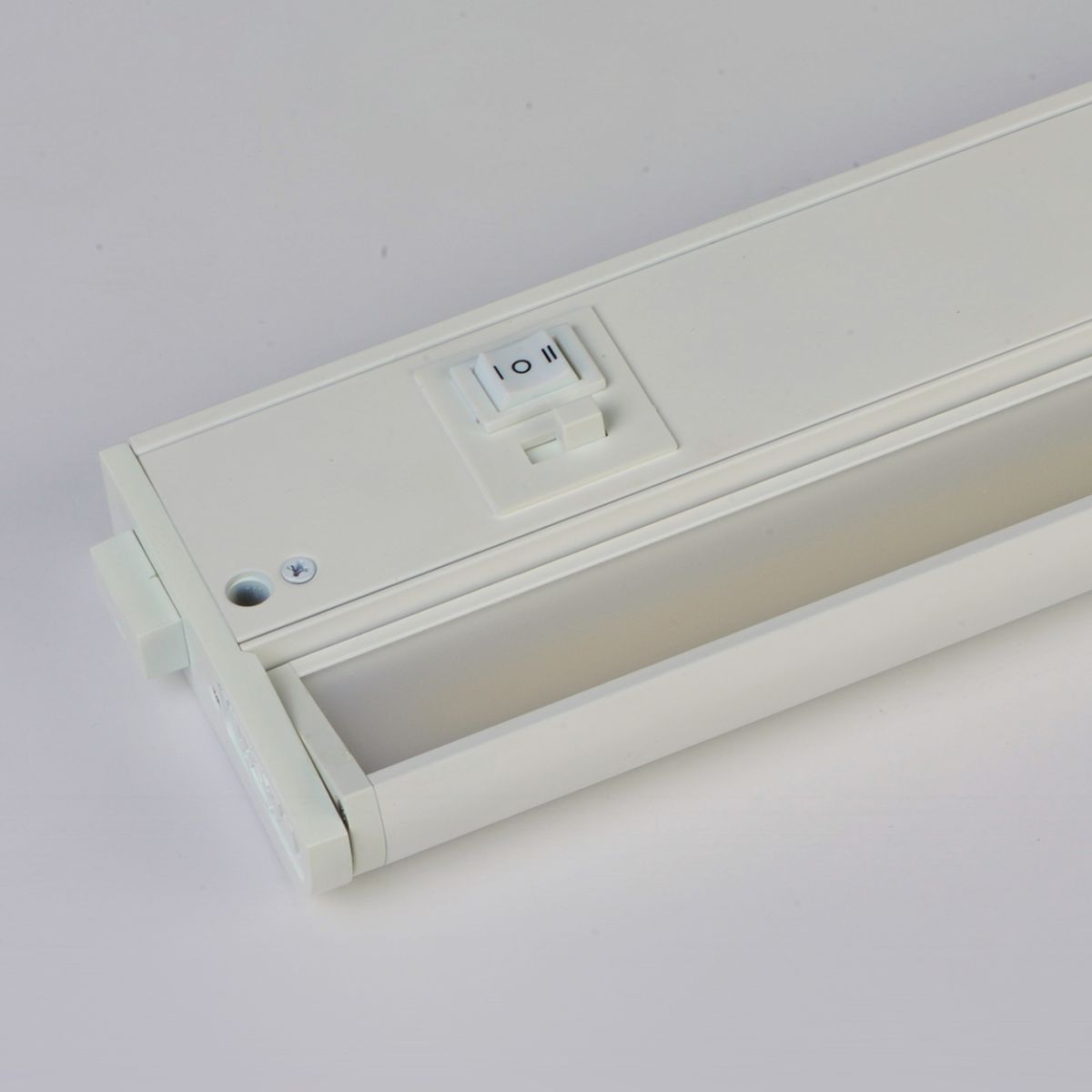 CounterMax 5K 6 Inch LED Under Cabinet Light, 2700K to 5000K, 360 Lumens, 120V, White