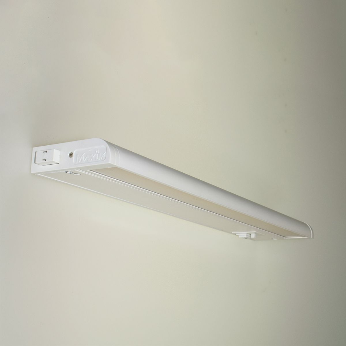 CounterMax 5K 12 Inch LED Under Cabinet Light, 2700K to 5000K, 720 Lumens, 120V, White