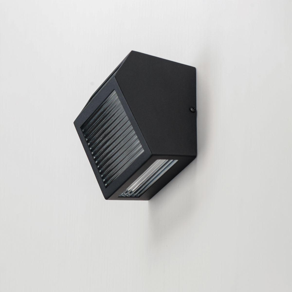 Totem 5 in. LED Outdoor Wall Sconce 3000K Black Finish - Bees Lighting