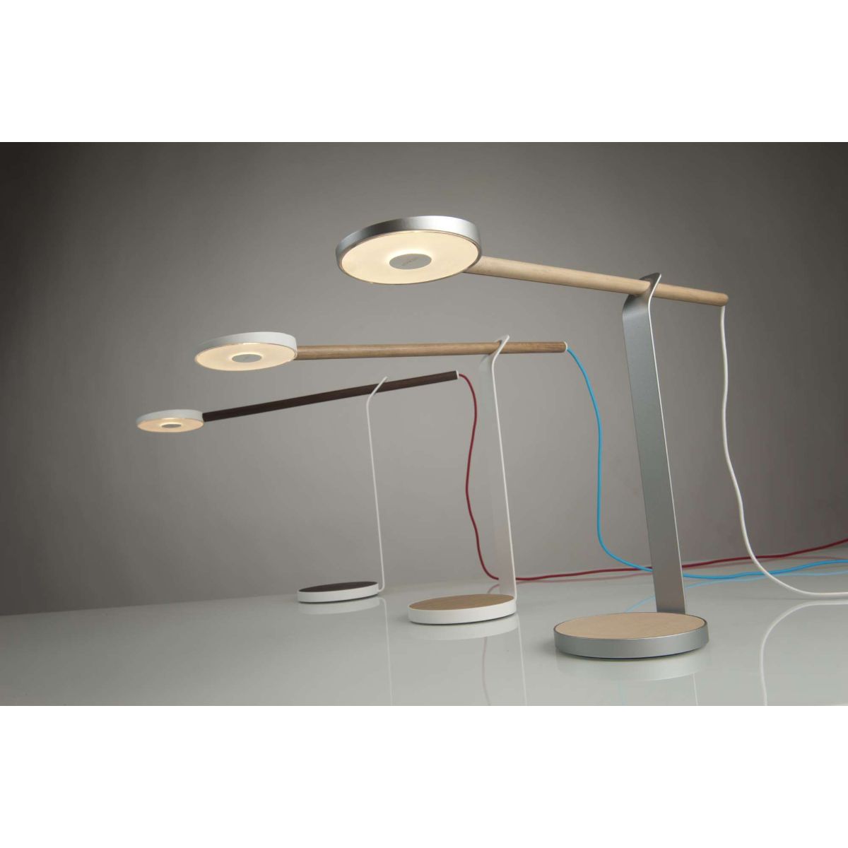 Gravy White Oak and Matte White Contemporary LED Desk Lamp - Bees Lighting