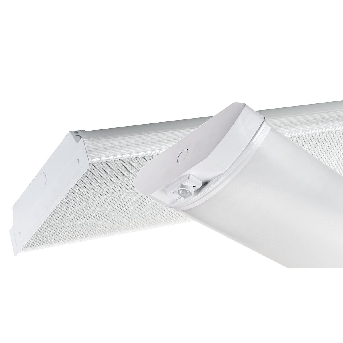 4ft Curved LED Wrap Light, 6000 Lumens, 18/28/44 Watts, 35K/40K/50K, 120-277V - Bees Lighting