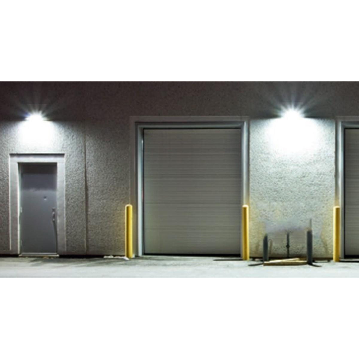 LED Wall Pack With Photocell, 35 Watts, 5070 Lumens, 30K/40K/50K, 120-277V, White Finish - Bees Lighting