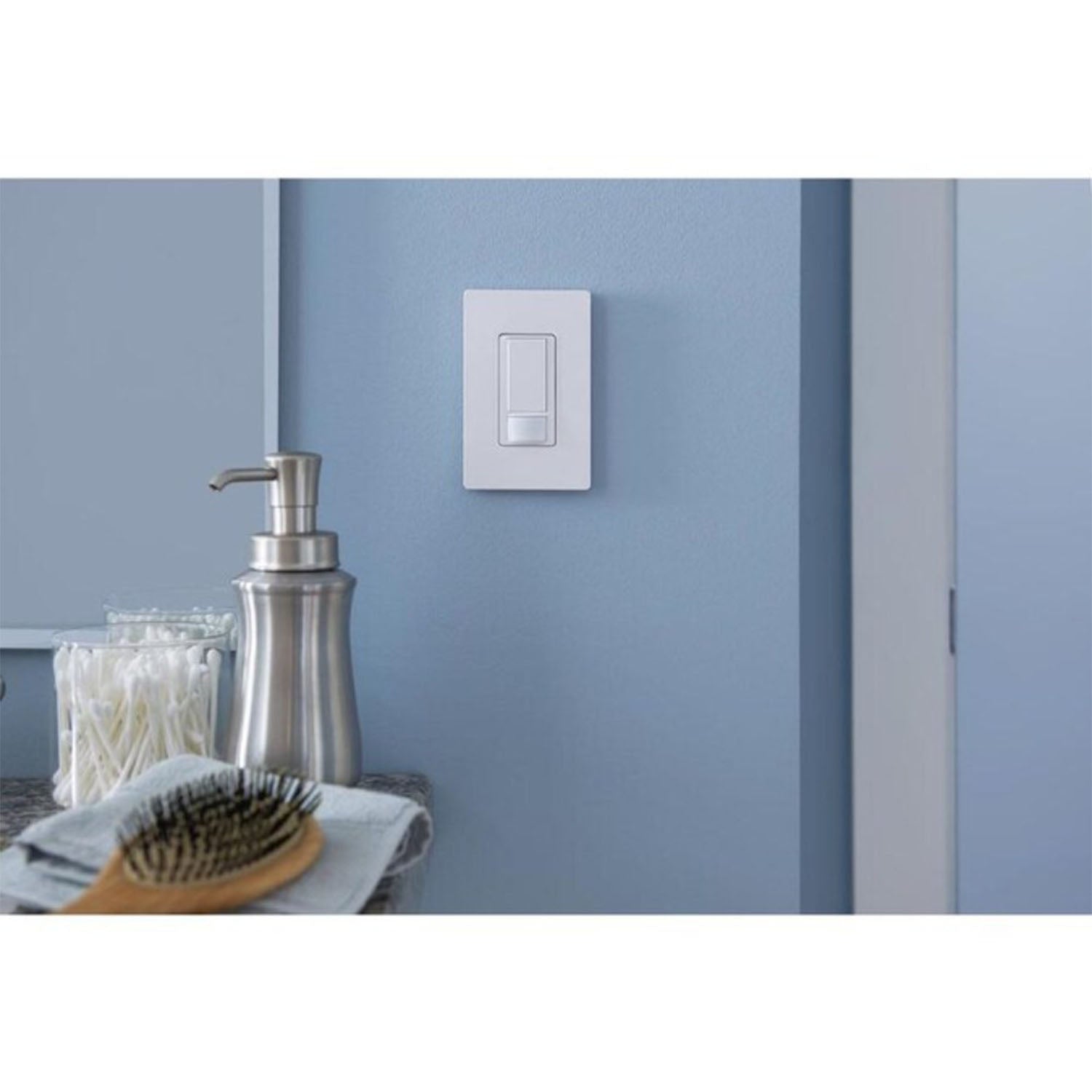 Maestro 120V Occupancy/Vacancy Motion Sensor Light Switch PIR, Single Pole, White - Bees Lighting