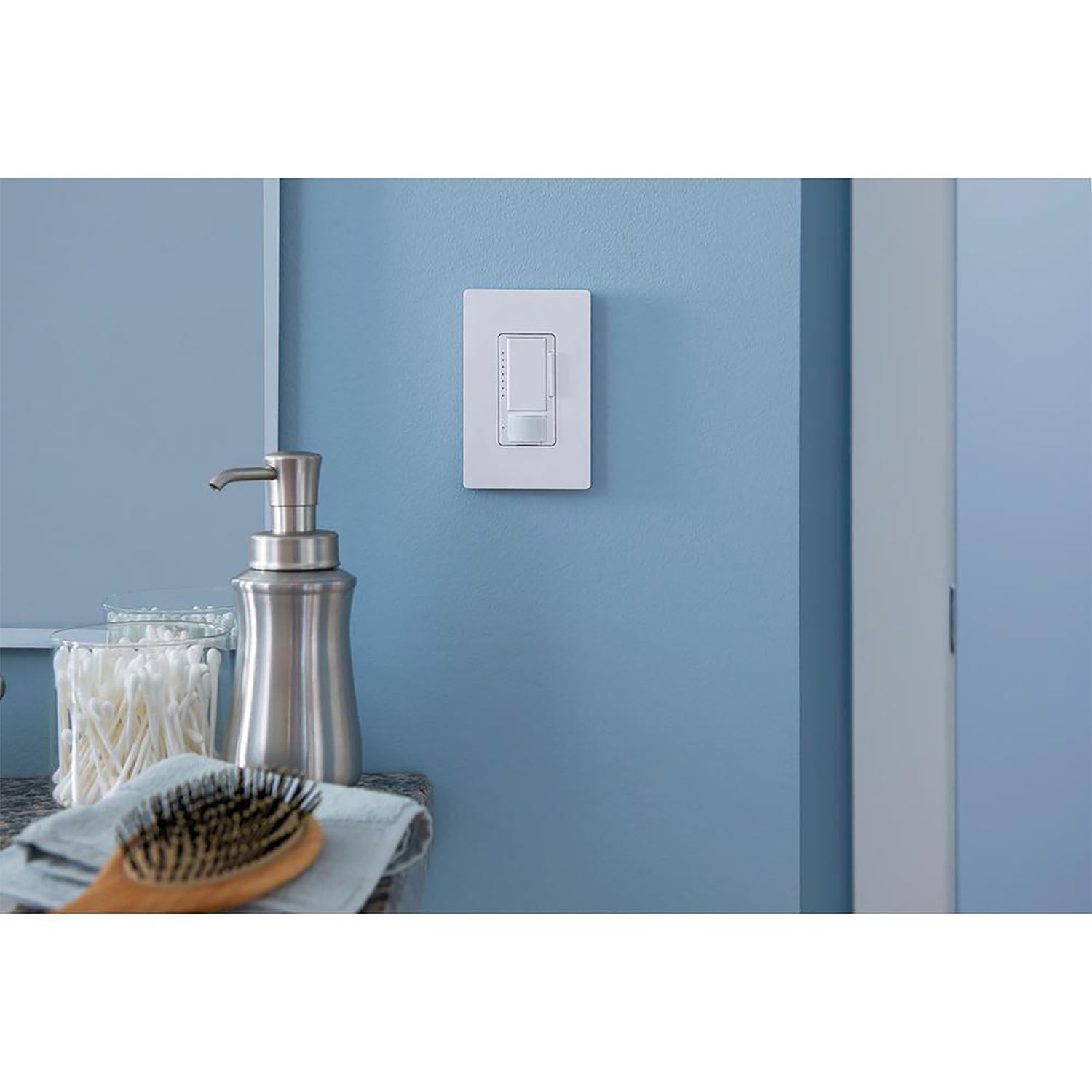 Maestro 120V Vacancy Motion Sensor Switch with LED Dimmer PIR, Single Pole/Multi-Location, White